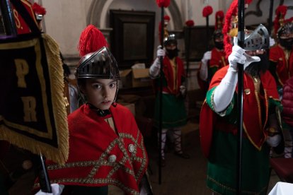 Procesi?n de la Cofrad?a de la Vera Cruz en Agreda (Soria)