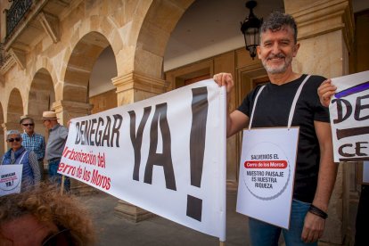 Concentracción 'Salvemos el cerro de los moros'. MARIO TEJEDOR (7)