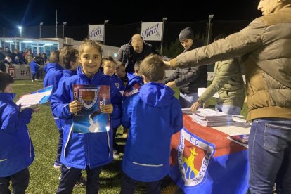 Entrega de los primeros álbumes de CD Numancia en la Ciudad del Fútbol. HDS
