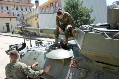 Practicas militares en Navaleno. RAQUEL FERNÁNDEZ (12)