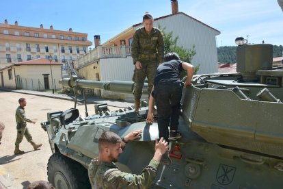 Prácticas militares en Navaleno. RAQUEL FERNÁNDEZ