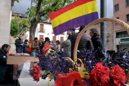 Homenaje en el aniversario de la República. DÉBORAH BARCONES (2)