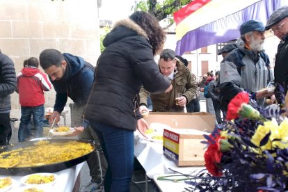 Homenaje en el aniversario de la República. DÉBORAH BARCONES (3)