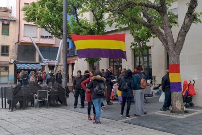 Homenaje en el aniversario de la República. DÉBORAH BARCONES (10)