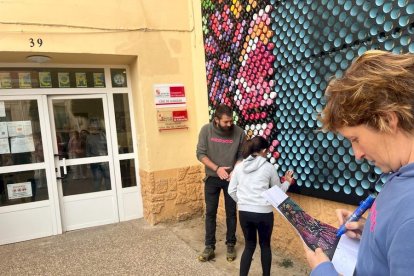 Mural de latas en el CRIE de Almazán (9)