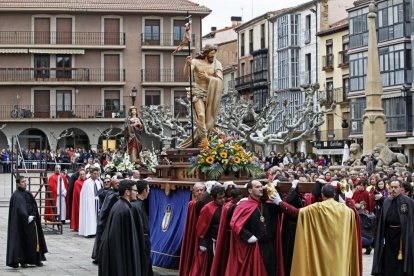 El encuentro entre Jesús resucitado y la Virgen. MARIO TEJEDOR