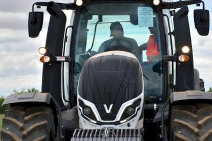Presentación de los nuevos tractores Valtra .SATUR LAFUENTE
