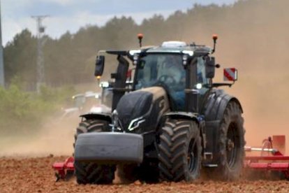 Presentación de los nuevos tractores Valtra .SATUR LAFUENTE