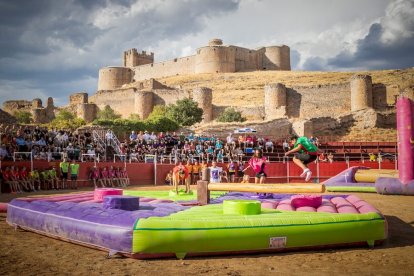 Humor en el ruedo este domingo 28 de agosto en Berlanga.-G. MONTESEGURO