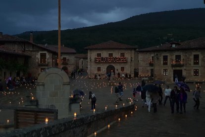 La plaza iluminada. Ayto de Salduero