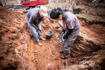 Trabajos de búsqueda de restos de asesinados y enterrados en el cementerio de Las Casas en la Guerra Civil.-GONZALO MONTESEGURO