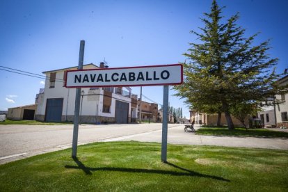 Navalcaballo, localidad en la que se encuentra la finca que se licita.- M.T.