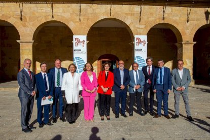 Photocall e invitados a la gala de los premios Numancia (25)