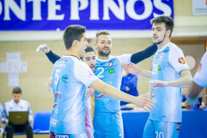 Rio Duero Voley vs Rotogal Boiro. MARIO TEJEDOR (4)