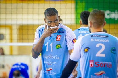 Rio Duero Voley vs Rotogal Boiro. MARIO TEJEDOR (9)