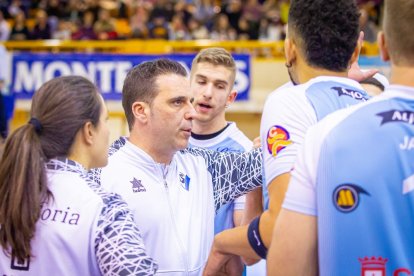 Rio Duero Voley vs Rotogal Boiro. MARIO TEJEDOR (24)