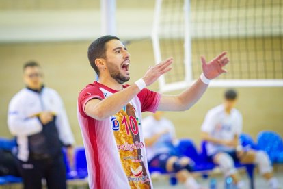 Rio Duero Voley vs Rotogal Boiro. MARIO TEJEDOR (31)