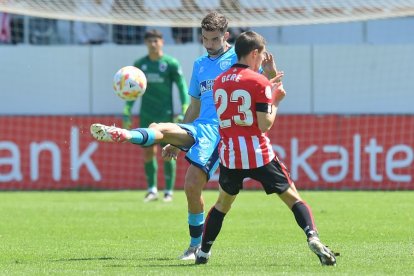El Numancia gana en Lezama y se aleja del descenso. ÁREA 11