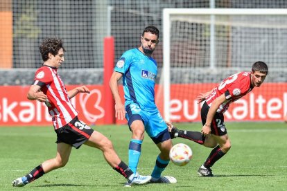 El Numancia gana en Lezama y se aleja del descenso. ÁREA 11