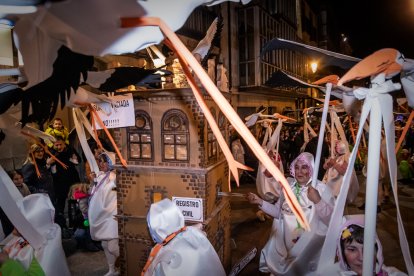 Desfile de disfraces en Soria el sábado de Carnaval.-G. MONTESEGURO