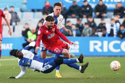 El Numancia se trae los tres puntos de Sabadell y logra un resultado que rompe la mala racha. ÁREA 11