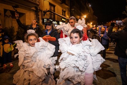 Desfile de disfraces en Soria el sábado de Carnaval.-G. MONTESEGURO