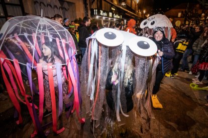 Desfile de disfraces en Soria el sábado de Carnaval.-G. MONTESEGURO