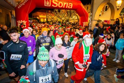 Participantes en la Carrera de Navidad de Soria. MARIO TEJEDOR (45)