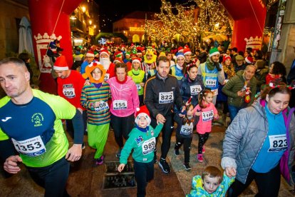 Participantes en la Carrera de Navidad de Soria. MARIO TEJEDOR (53)