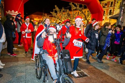 Participantes en la Carrera de Navidad de Soria. MARIO TEJEDOR (56)
