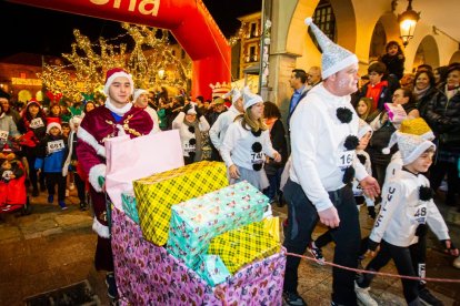 Participantes en la Carrera de Navidad de Soria. MARIO TEJEDOR (58)