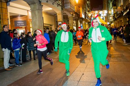 Participantes en la Carrera de Navidad de Soria. MARIO TEJEDOR (75)