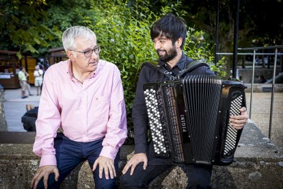 Primer día de Expoesía, Alfonso Armada y Nikola Tanaskovic - MARIO TEJEDOR (2)