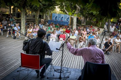 Primer día de Expoesía, Alfonso Armada y Nikola Tanaskovic - MARIO TEJEDOR (3)