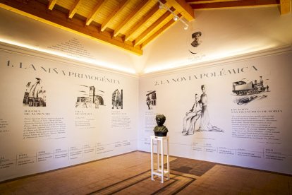 Primer día de Expoesía, homenaje en la tumba de Leonor - MARIO TEJEDOR (4)