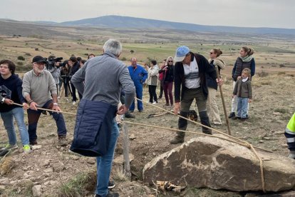 Levantamiento del dólmen en Carrascosa (3)