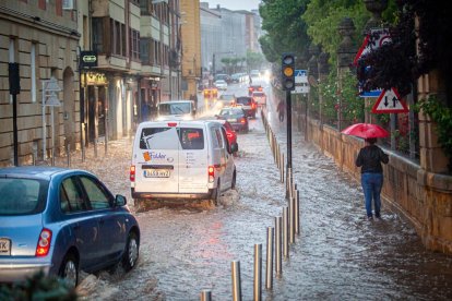 Lluvias intensas en la capital. MARIO TEJEDOR