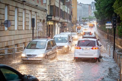 Lluvias intensas en la capital. MARIO TEJEDOR