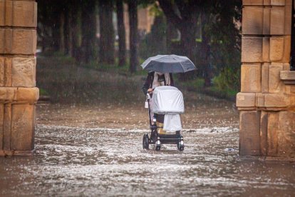 Lluvias intensas en la capital. MARIO TEJEDOR