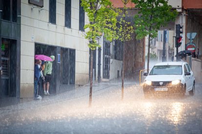 Lluvias intensas en la capital. MARIO TEJEDOR