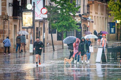 Lluvias intensas en la capital. MARIO TEJEDOR