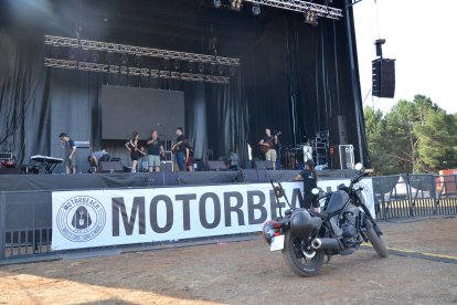Primera jornada del Motorbeach Festival en Soria. RAQUEL FERNÁNDEZ