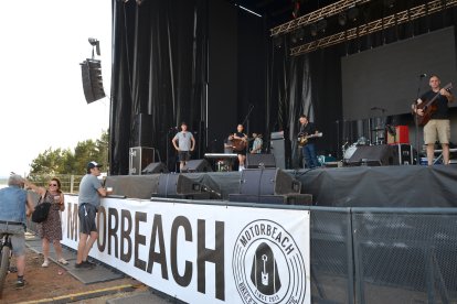 Primera jornada del Motorbeach Festival en Soria. RAQUEL FERNÁNDEZ