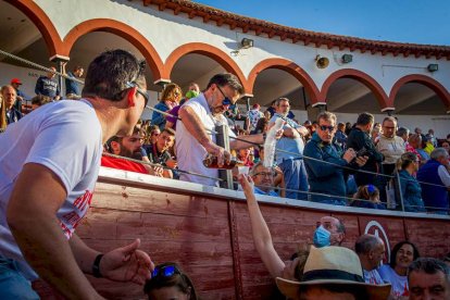 Los astados del Viernes de Toros llegan a los corrales - MARIO TEJEDOR (5)
