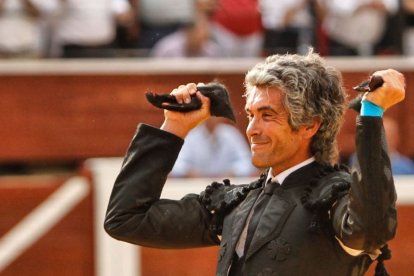 Rubén Sanz con sus trofeos.-MARIO TEJEDOR