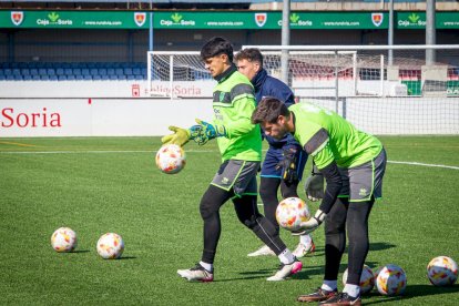 El CD Numancia prepara el choque ante el Baleares. MARIO TEJEDOR (4)