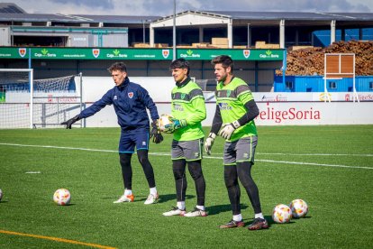 El CD Numancia prepara el choque ante el Baleares. MARIO TEJEDOR (5)