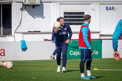 El CD Numancia prepara el choque ante el Baleares. MARIO TEJEDOR (6)