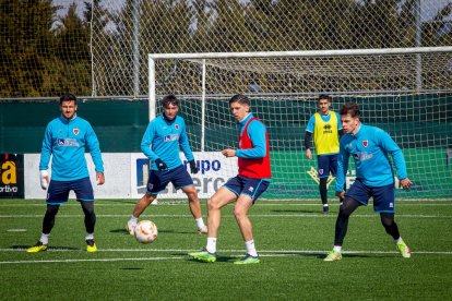 El CD Numancia prepara el choque ante el Baleares. MARIO TEJEDOR (8)