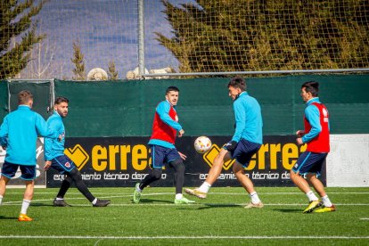 El CD Numancia prepara el choque ante el Baleares. MARIO TEJEDOR (10)